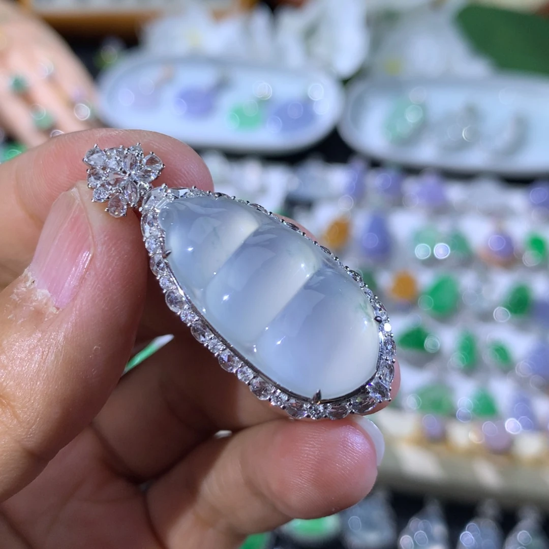 翡翠18K金镶嵌吊坠(不含链)