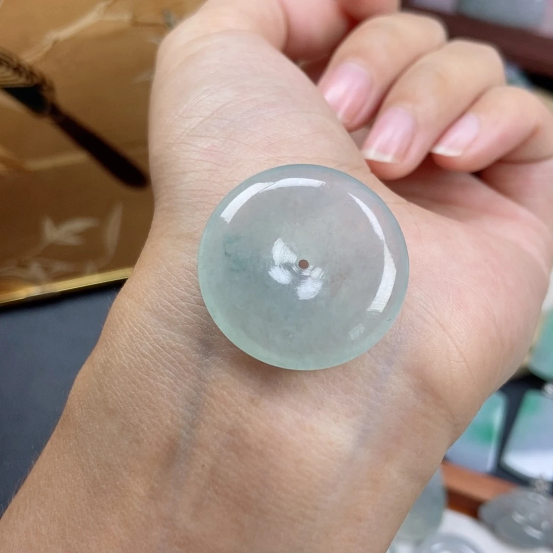 小***米翡翠未镶嵌吊坠(不含链)翡翠