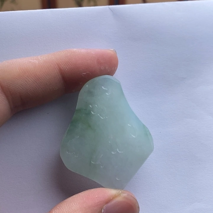 翡翠未镶嵌颈饰飘花片料