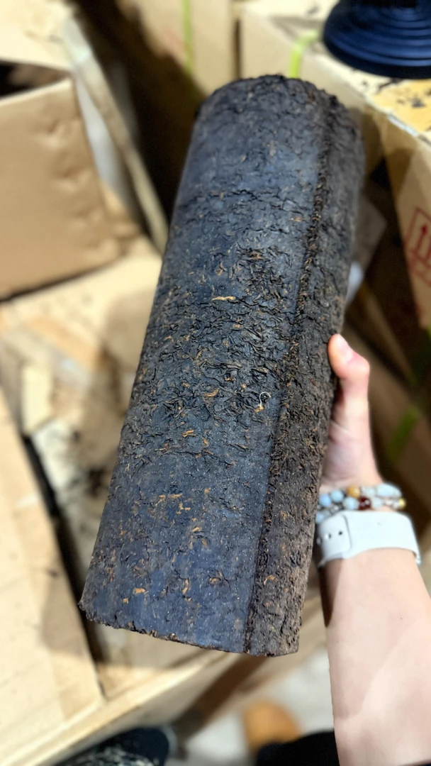 【班章古树 茶柱 熟茶】2005年 200克 普洱茶