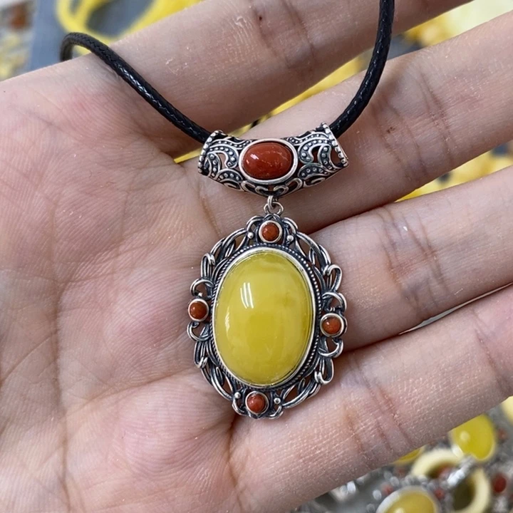 银S925镶嵌蜜蜡裸石吊坠