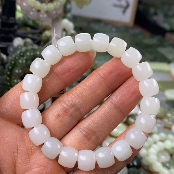 和田玉未镶嵌颈饰予