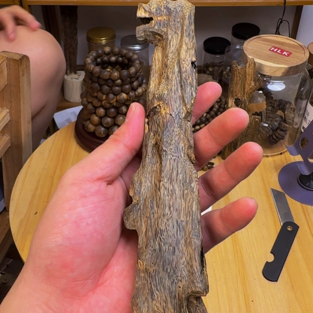 沉香碎屑沉香紫罗兰母树一代苗树心68克