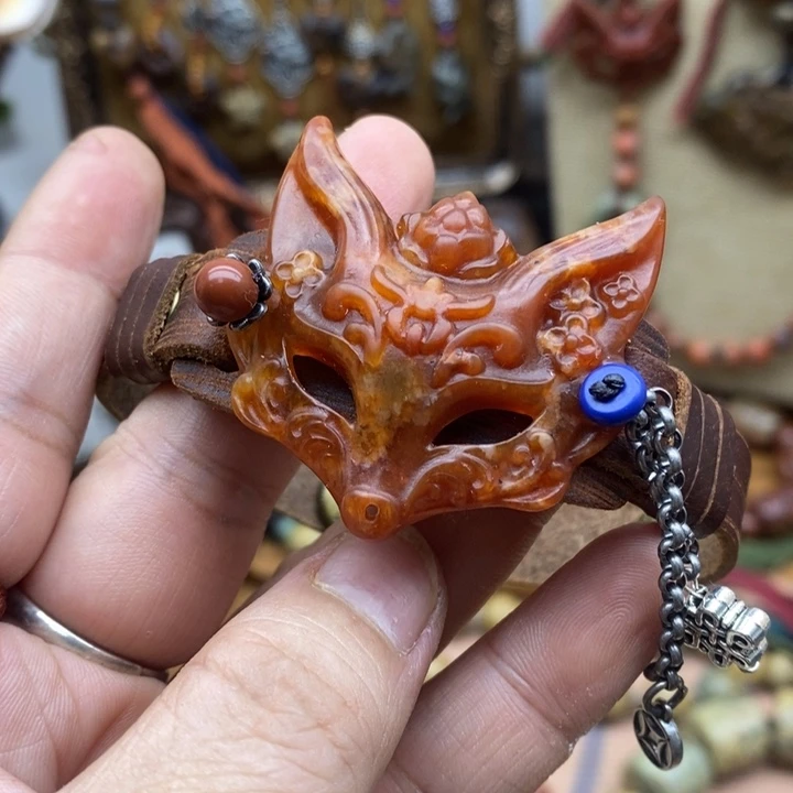 未镶嵌岫岩河磨玉（透闪石质玉）挂件