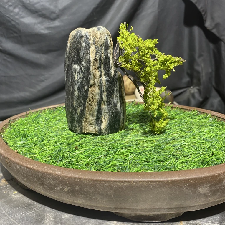 倒扣型的小石头花盆