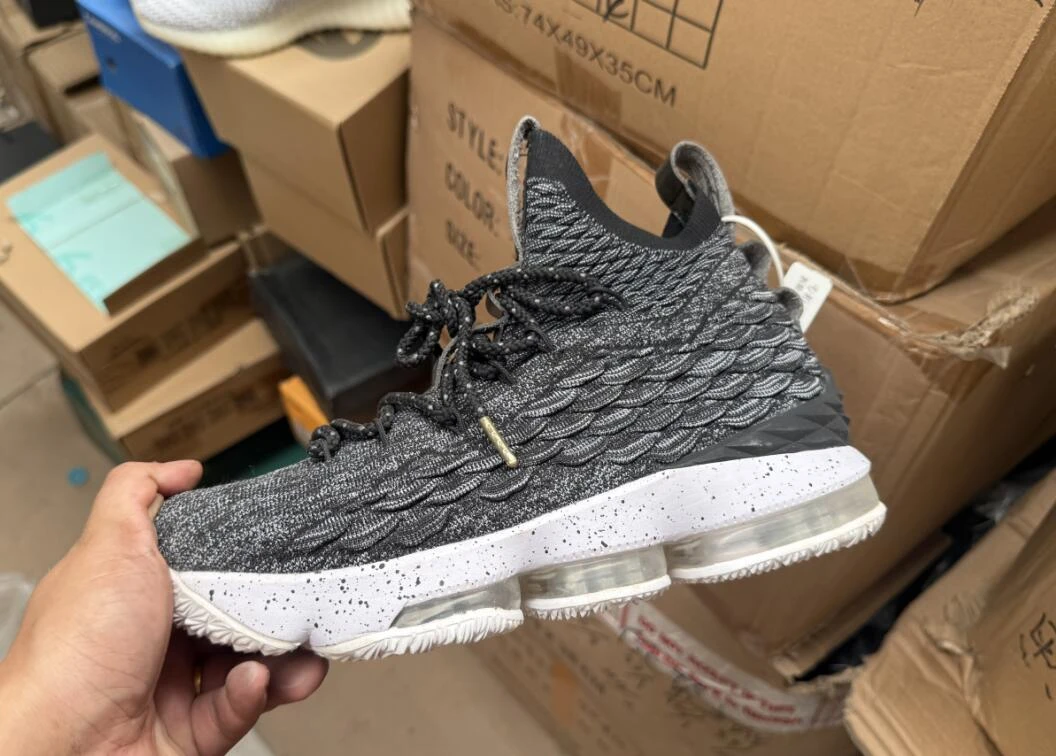 老詹 气垫篮球鞋 运动鞋