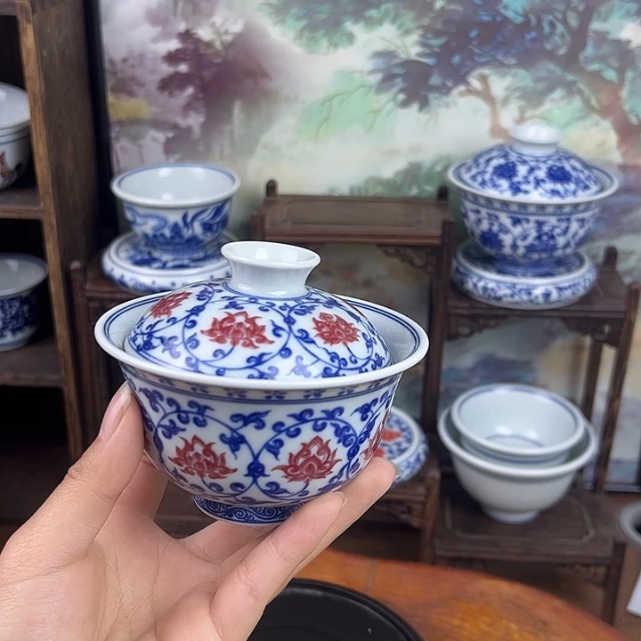 瓷其他缠枝莲釉里红盖碗