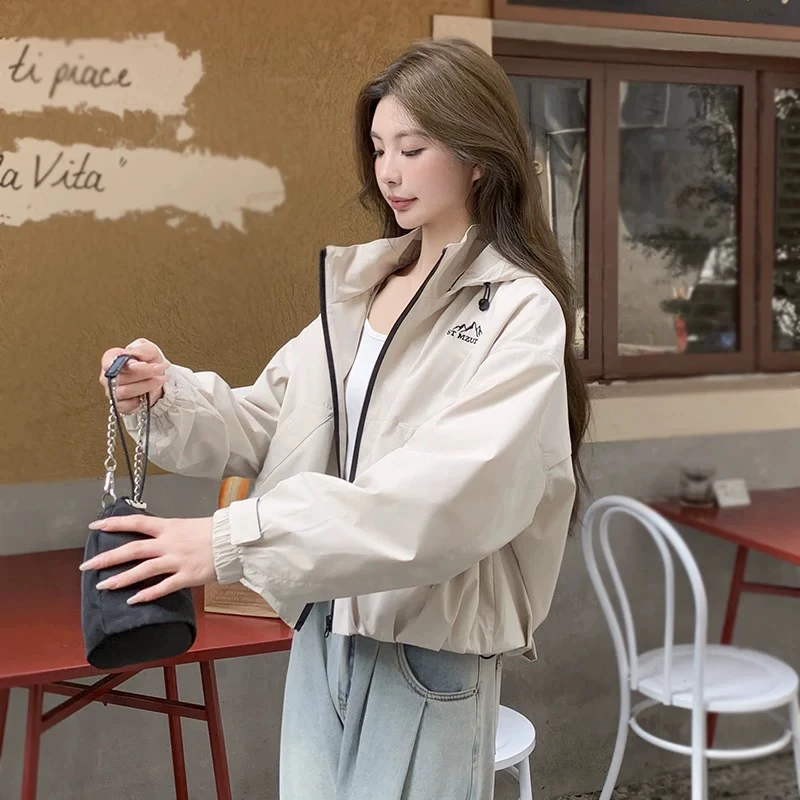 冲锋衣女款2025新款女春秋季秋装短款小个子休闲爆款时尚洋气