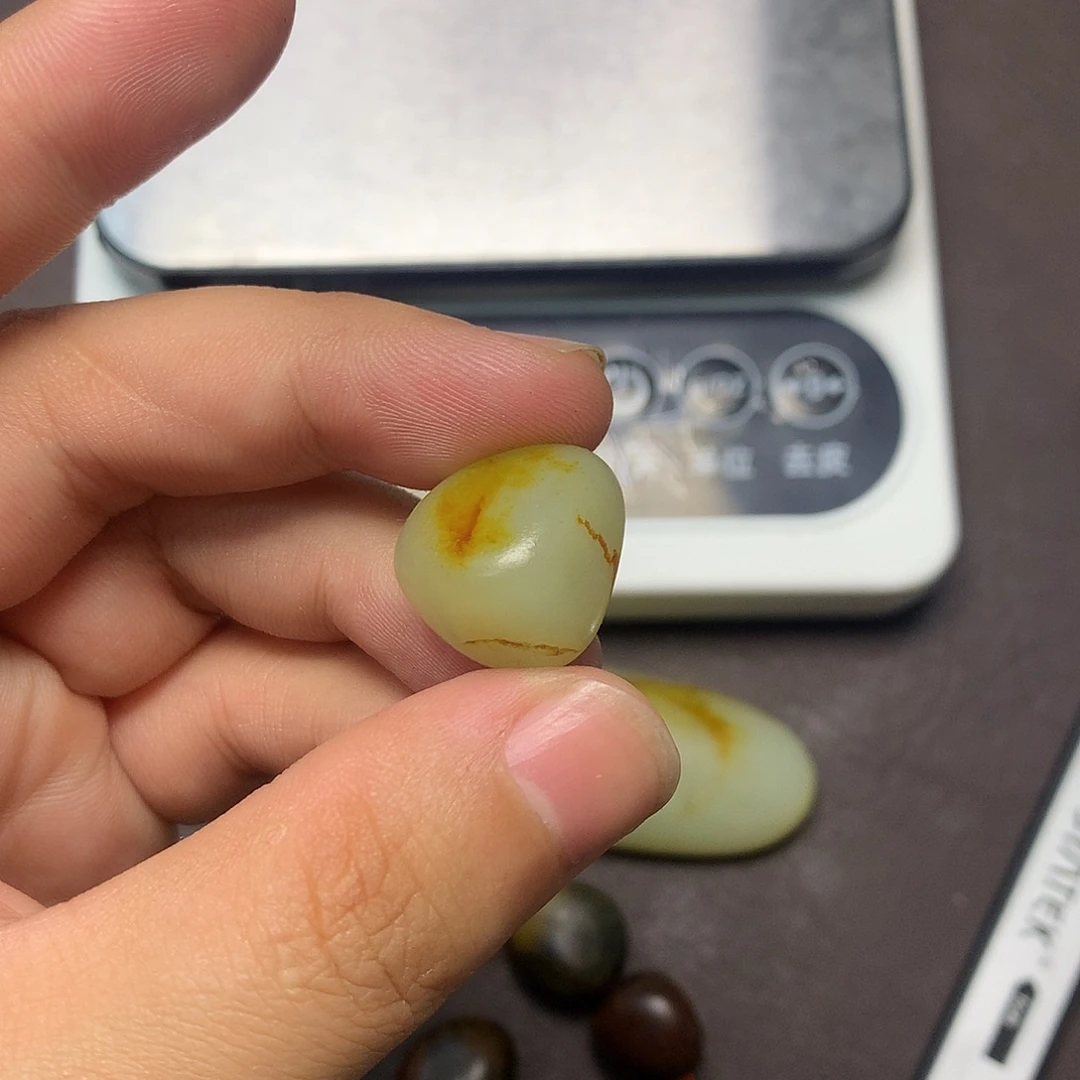 和田玉（糖玉）未镶嵌挂件