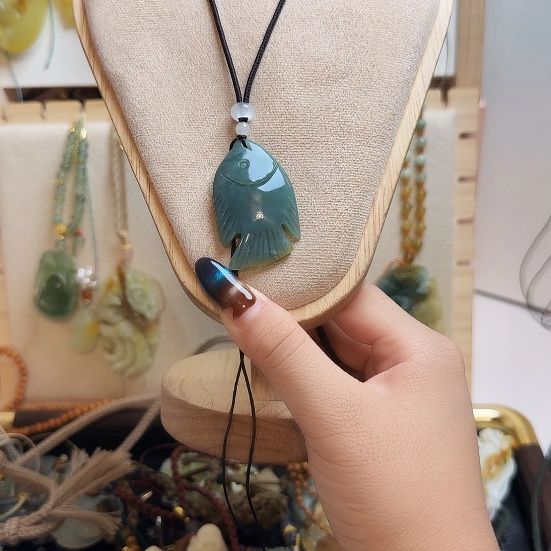 欢***）蛇纹石玉合金颈饰