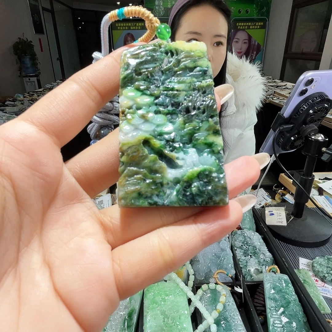 颈饰未镶嵌翡翠一