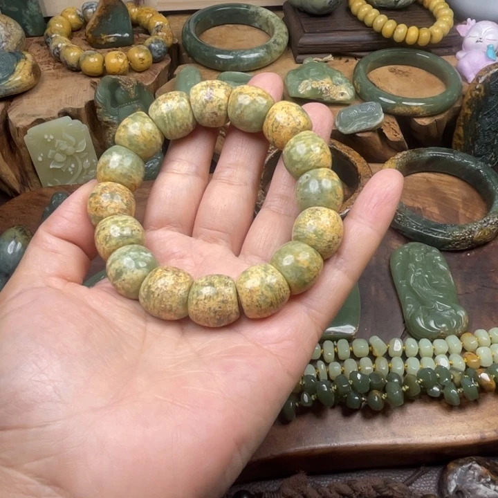 郑***康岫岩河磨玉（透闪石质玉）未镶嵌珠宝奇石