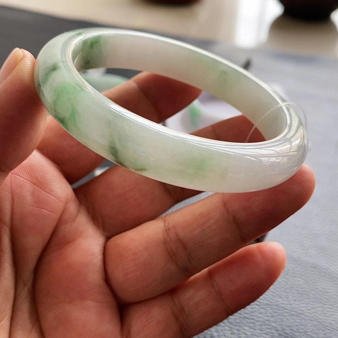 翡翠手镯未镶嵌天然翡翠手镯