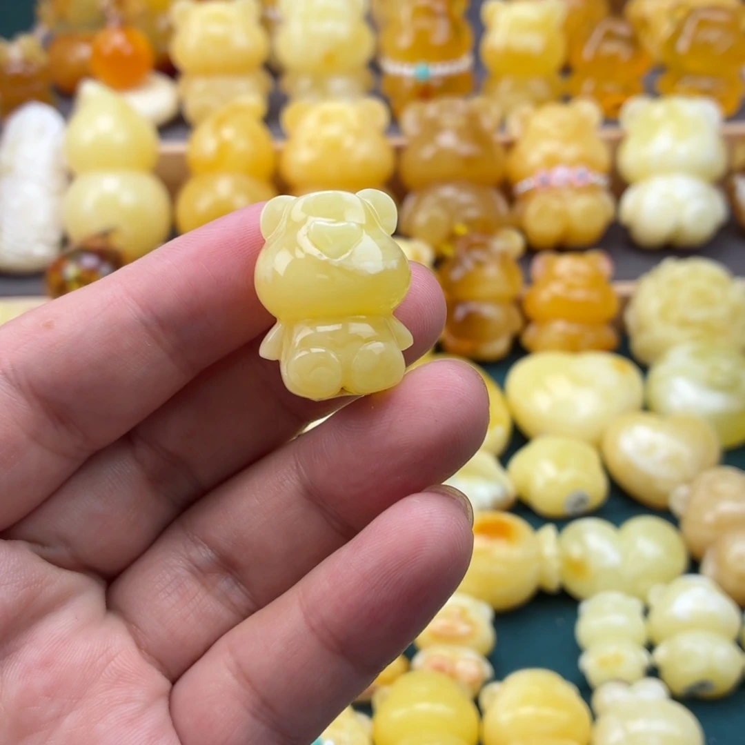 邹***仙蜜蜡未镶嵌裸石蜜蜡