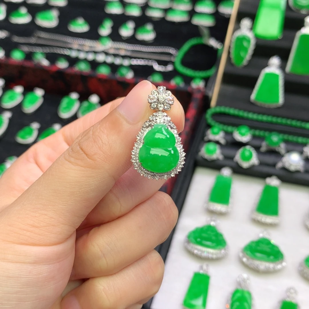 翡翠18K金镶嵌吊坠(不含链)向*方