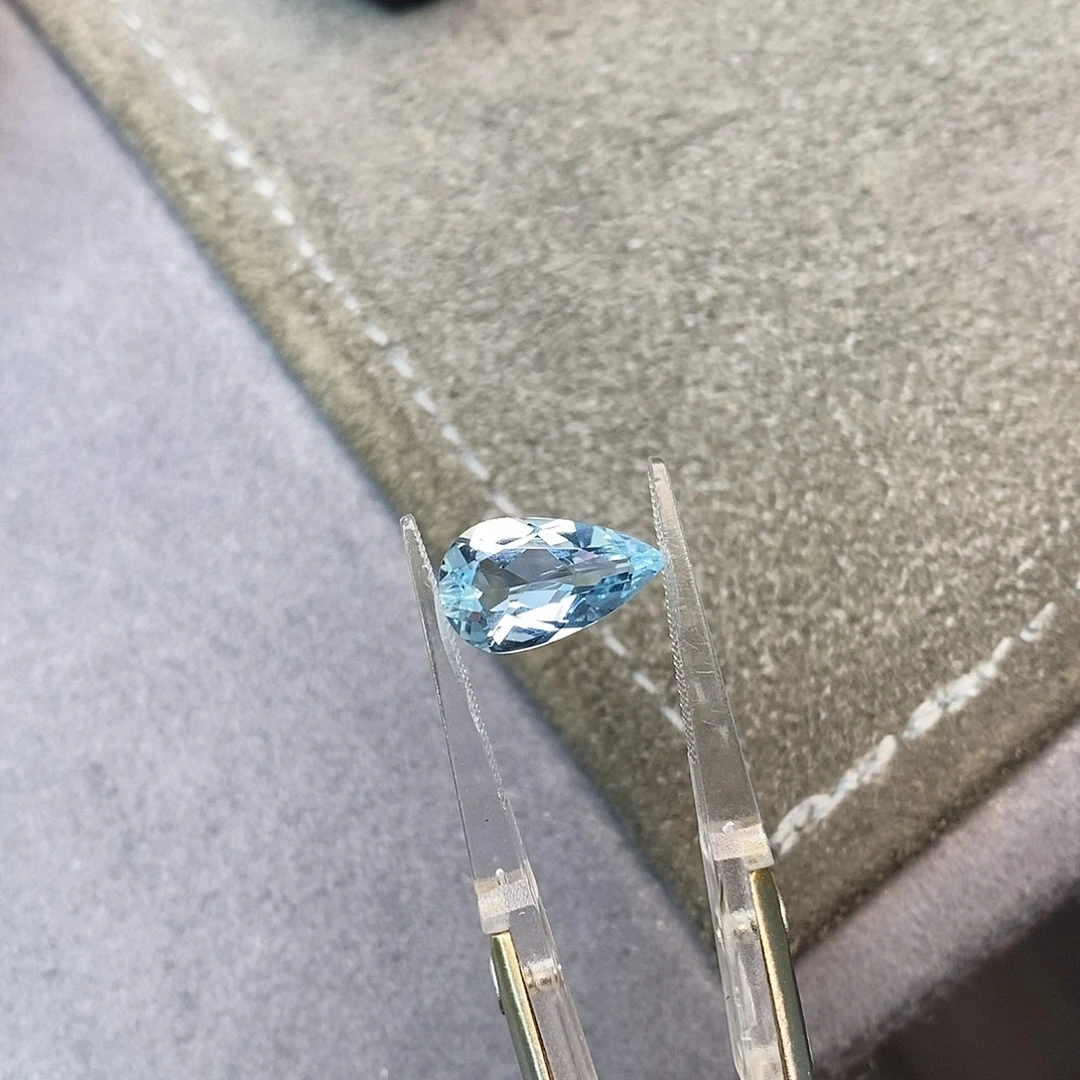 笔搁未镶嵌海蓝宝石2.68ct 圣玛利亚