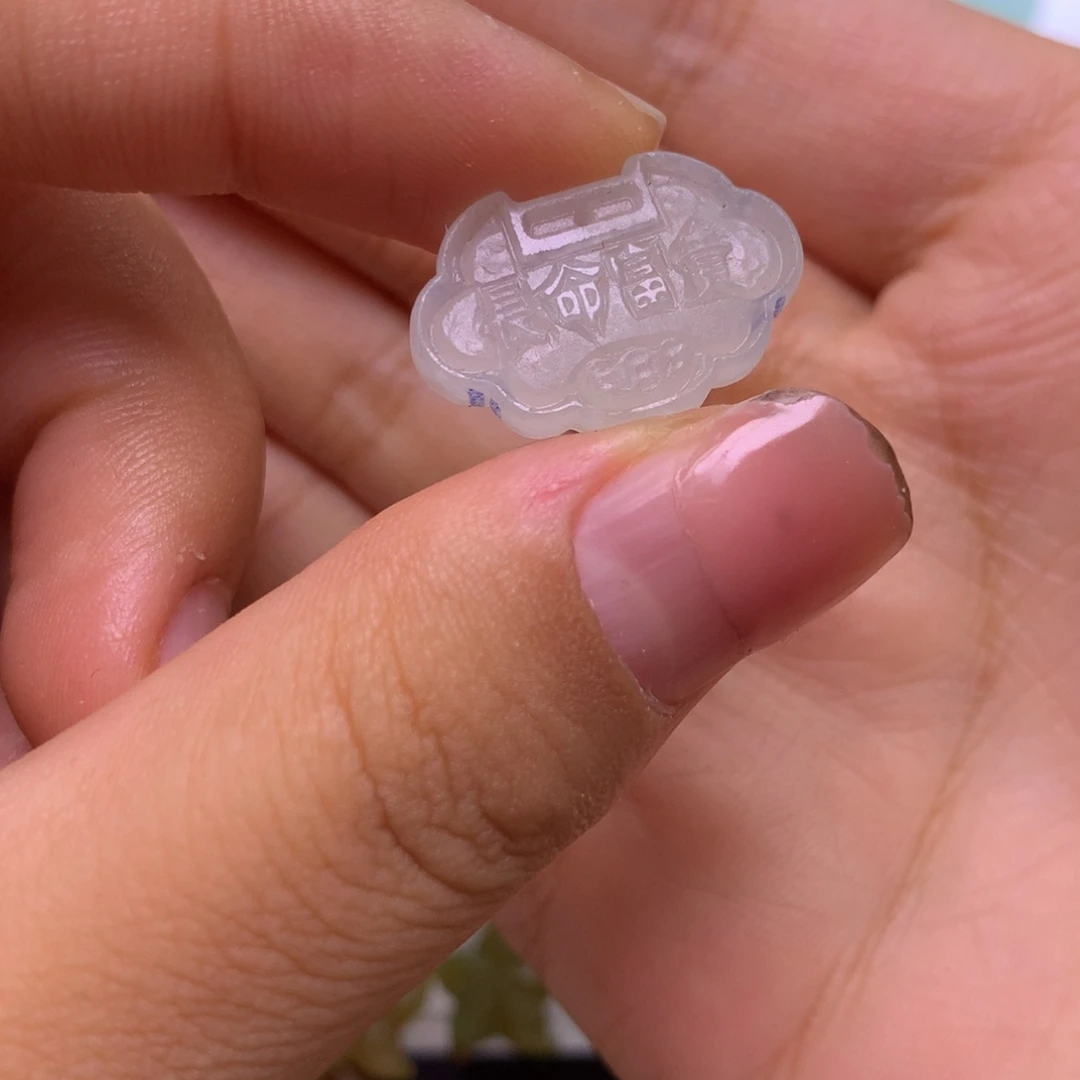 定制翡翠未镶嵌锁