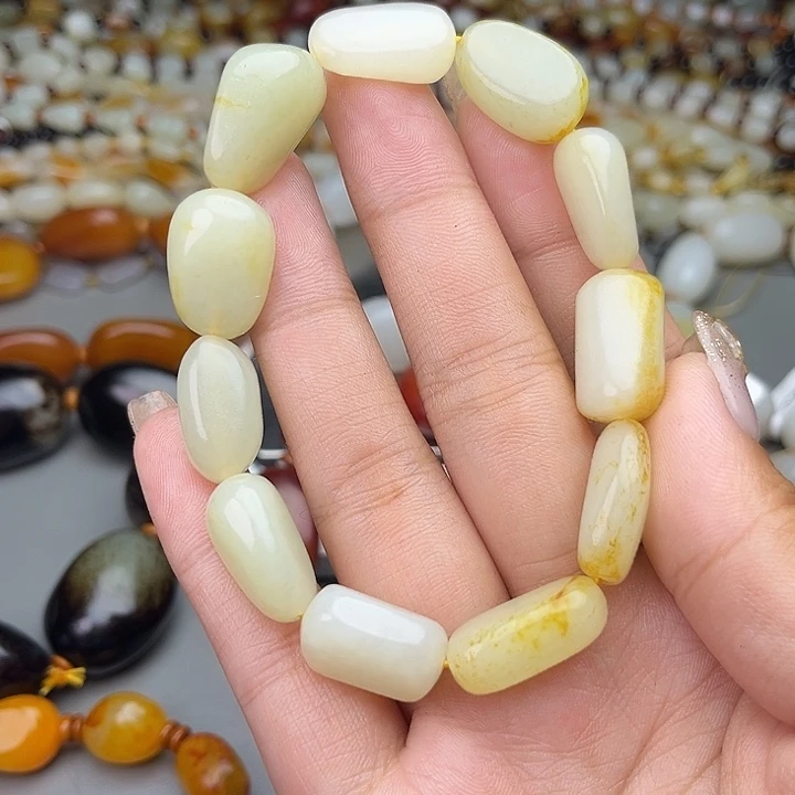 和田玉（糖玉）未镶嵌手链