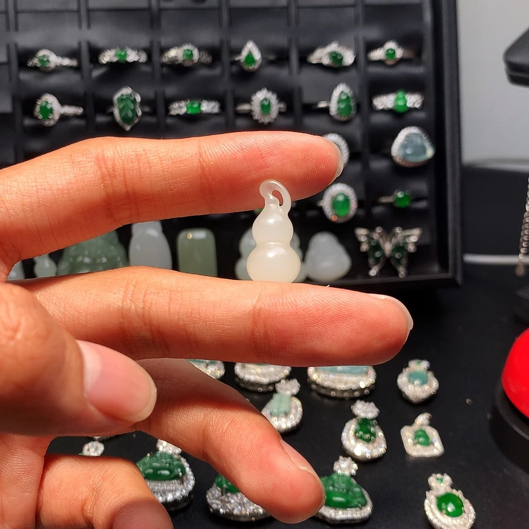 和田玉未镶嵌吊坠(不含链)