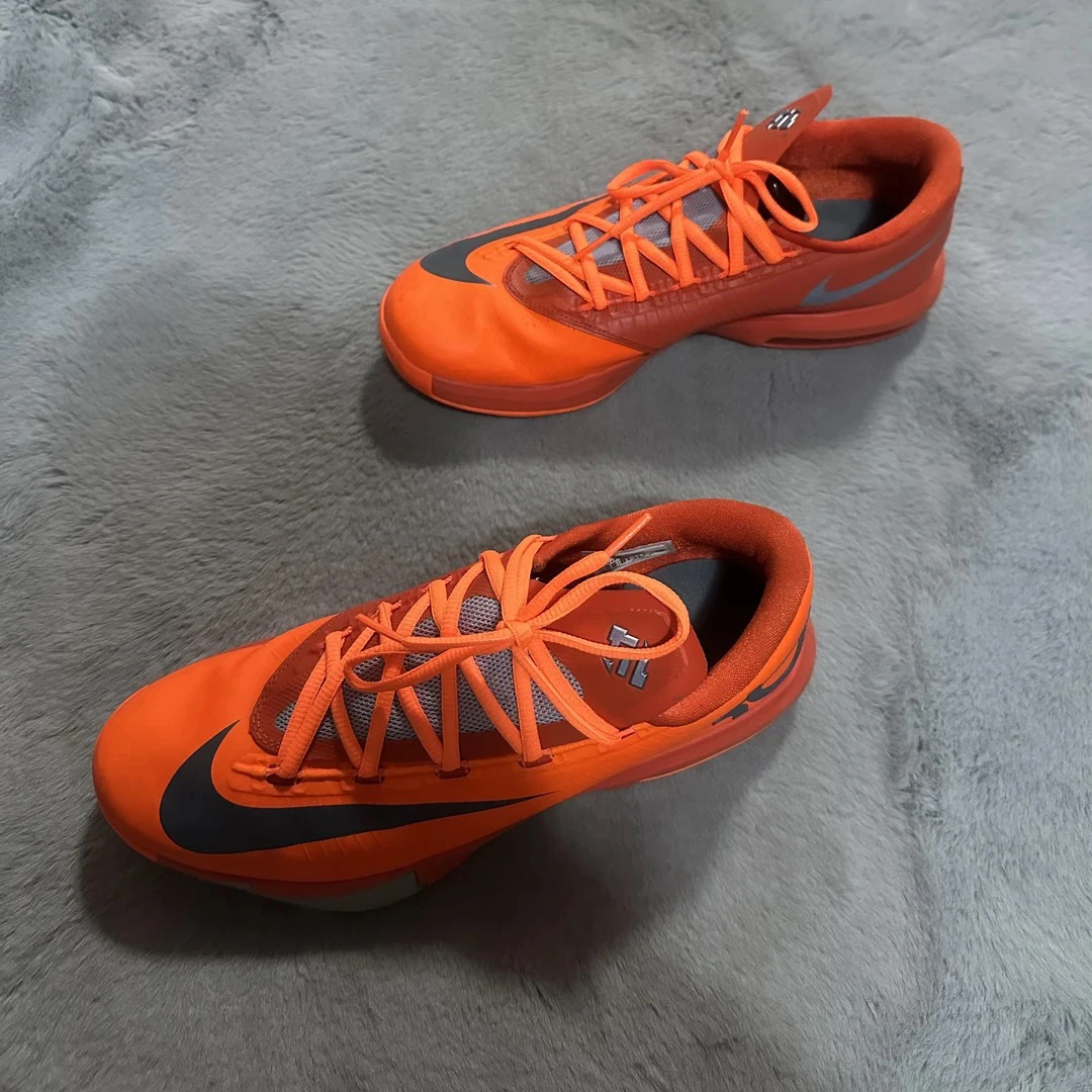 42.5码 Nike kd6亮橙 95新 鞋底磨损小 鞋面新 气垫好 中古篮球鞋