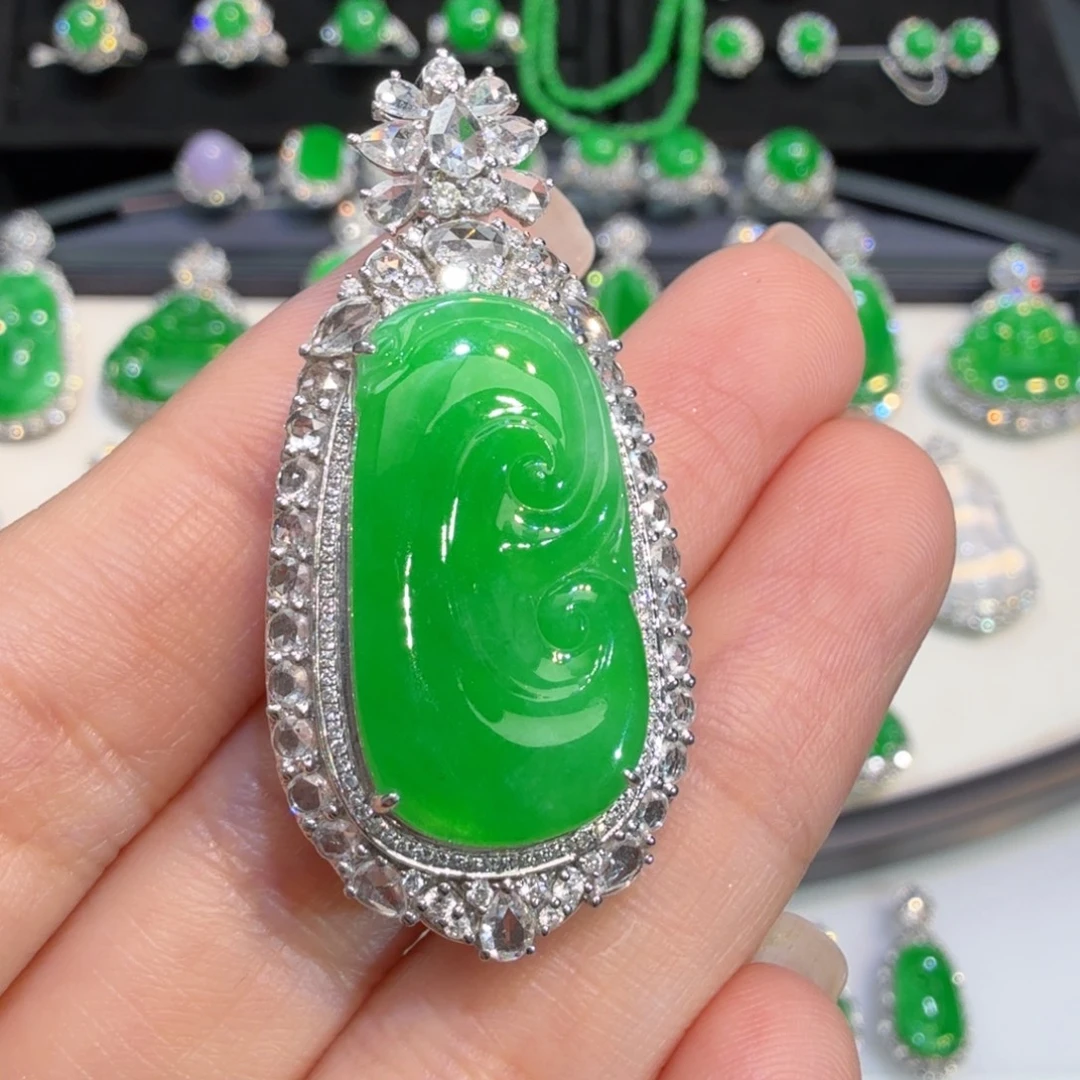 翡翠18K金镶嵌颈饰收到货48小时鉴赏期