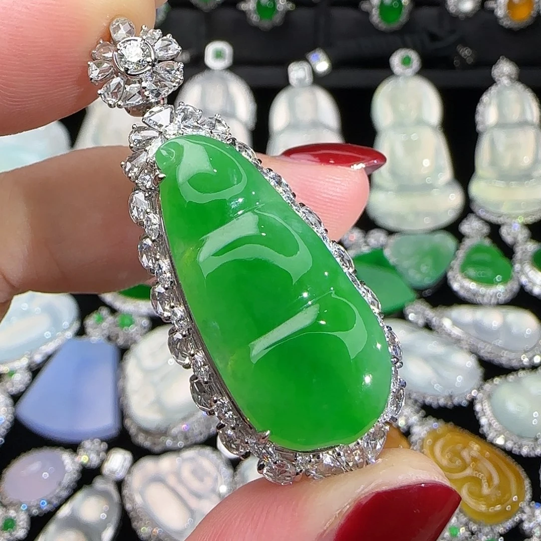 翡翠18K金镶嵌颈饰天然翡翠