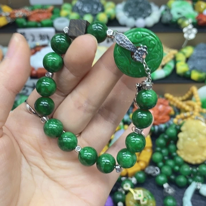 翡翠未镶嵌颈饰手链1