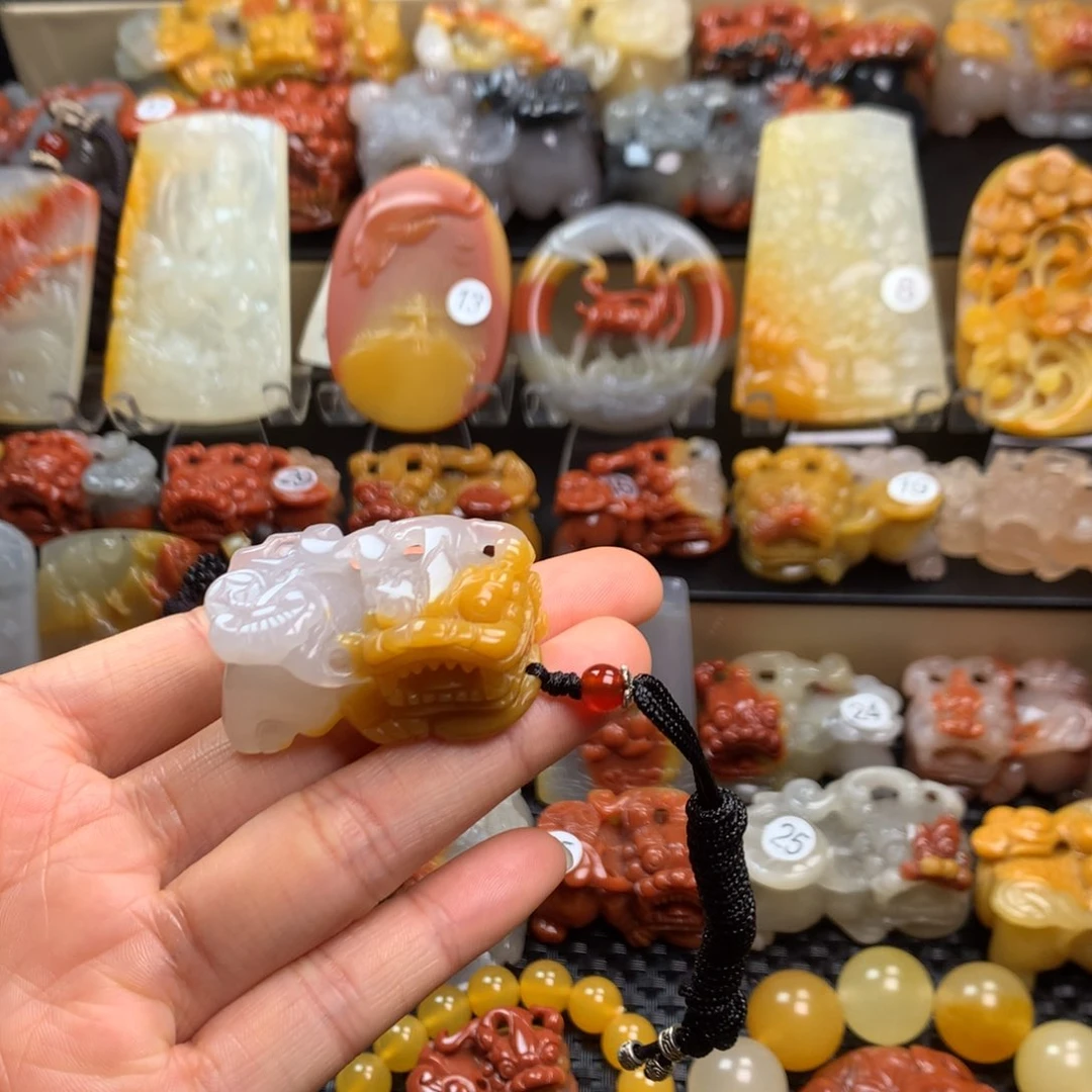 石英质玉（黄龙玉）挂件未镶嵌