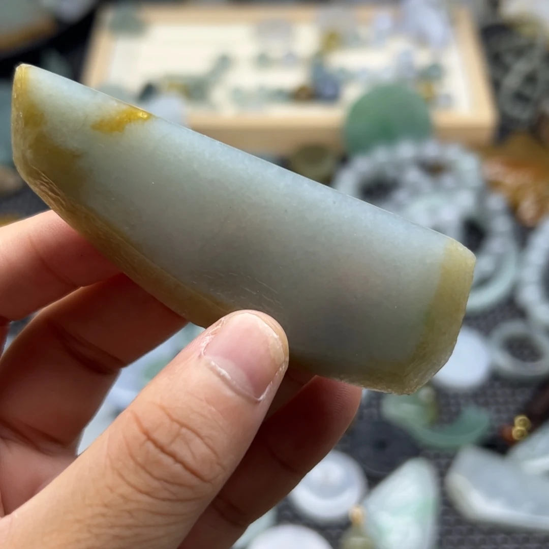 未镶嵌挂件翡翠毛料