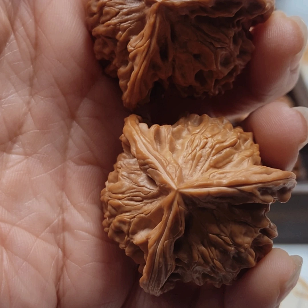 何***丶手串文玩核桃盘山