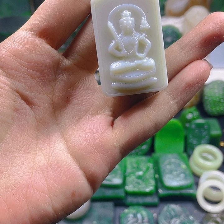 和田玉未镶嵌珠宝半成品