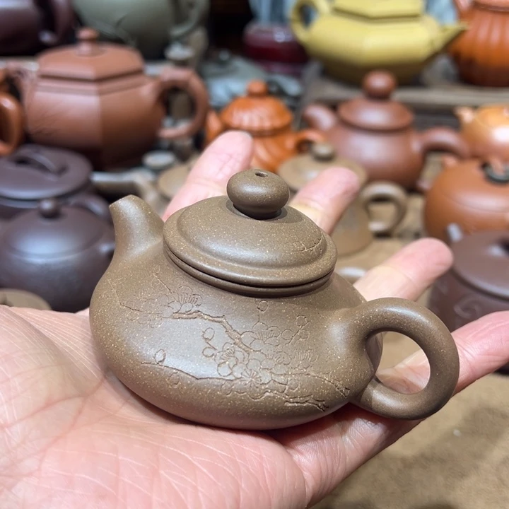 紫砂茶壶A**。宜兴紫砂