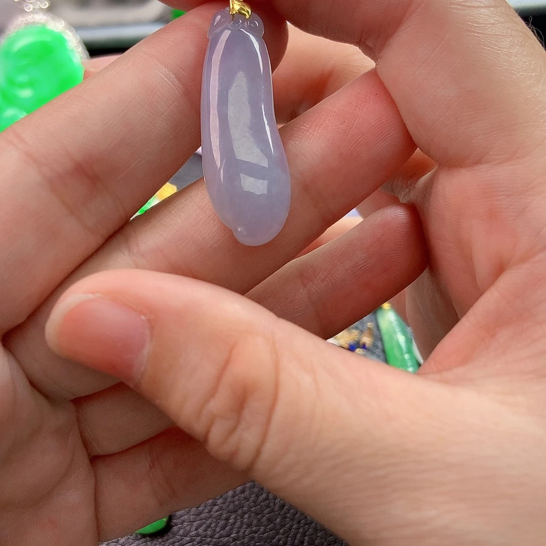 18K金镶嵌挂件翡翠