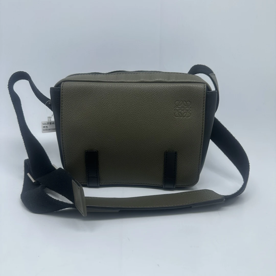 95新 LOEWE/罗意威 牛油果色拼黑色全皮斜挎包6133