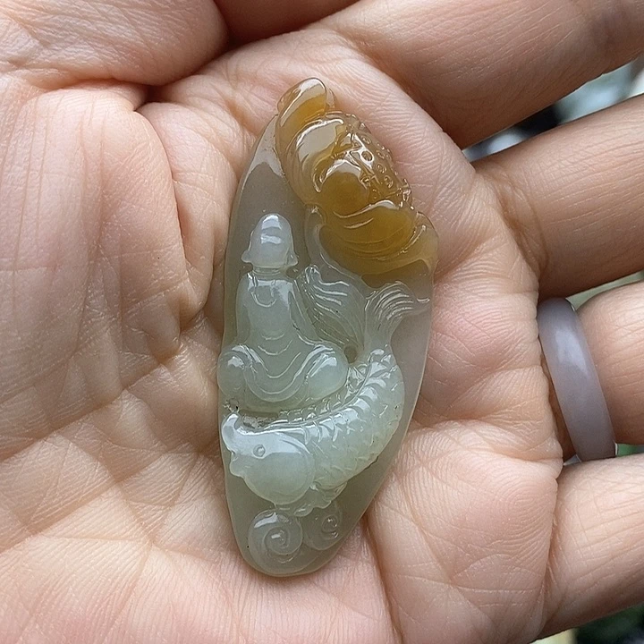 颈饰未镶嵌和田玉（糖玉）