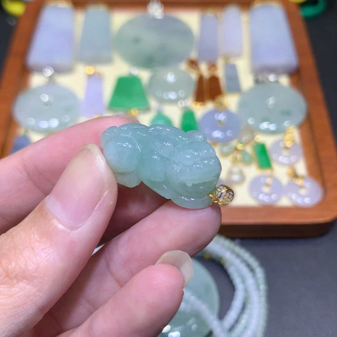 吊坠(不含链)18K金镶嵌翡翠