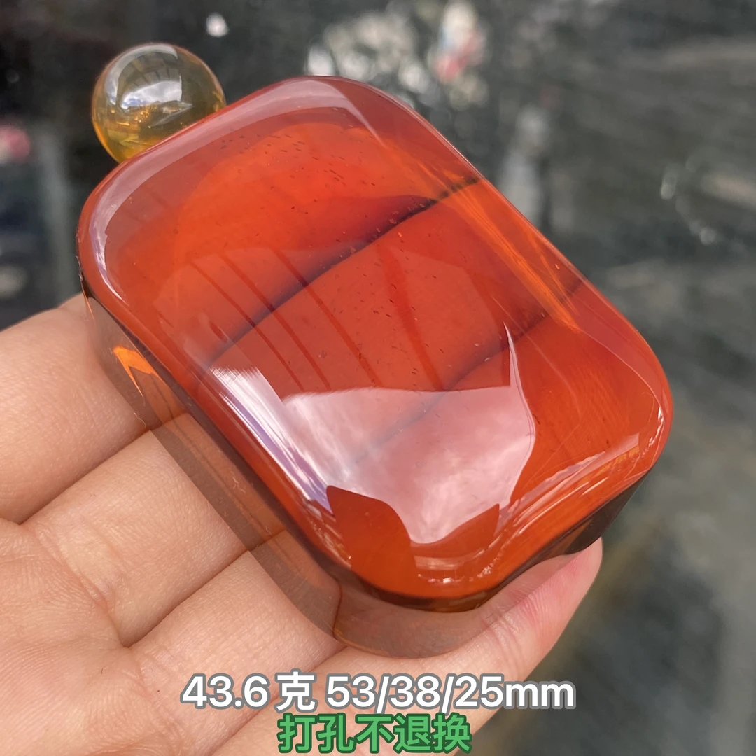 【小伊琥珀】43.6克血红茶牌子「打孔不退换」
