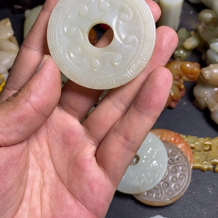 大***水白玉菩提吊坠22345677888