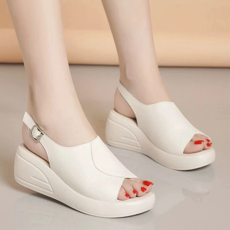 真软皮厚底鱼嘴凉鞋女2025夏季新款舒适百搭休闲一字带坡跟凉拖鞋