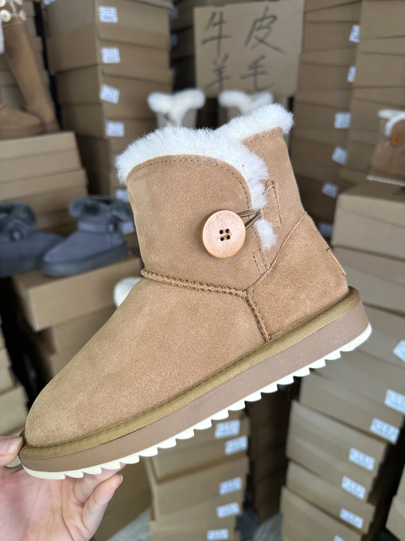 【佳佳推荐】纽扣（翻毛俩穿）雪地靴时尚休闲百搭加绒保暖冬季