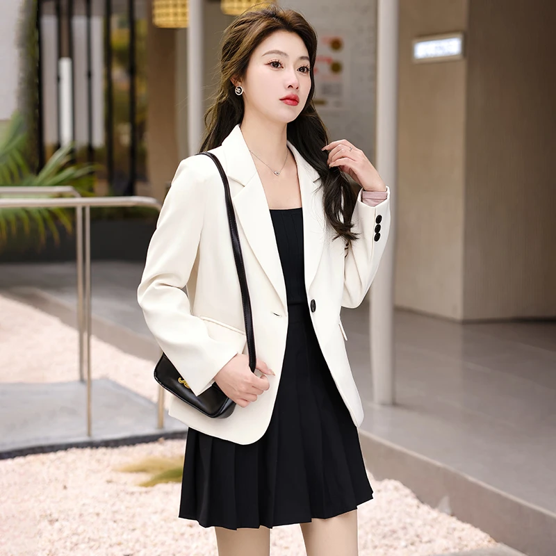 米白色西装外套女2025秋季新款高级感气质韩版小个子休闲短款西服