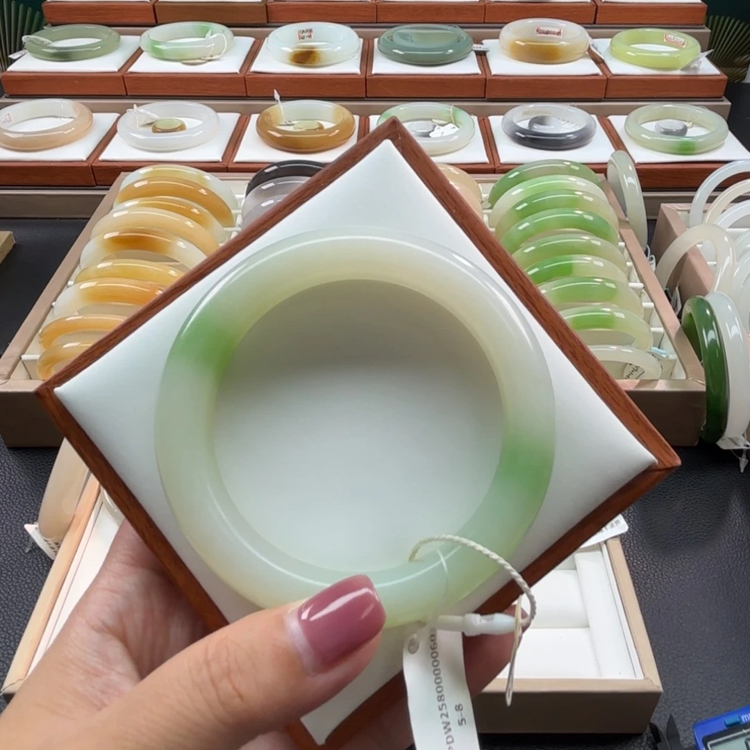 未镶嵌手镯和田玉58