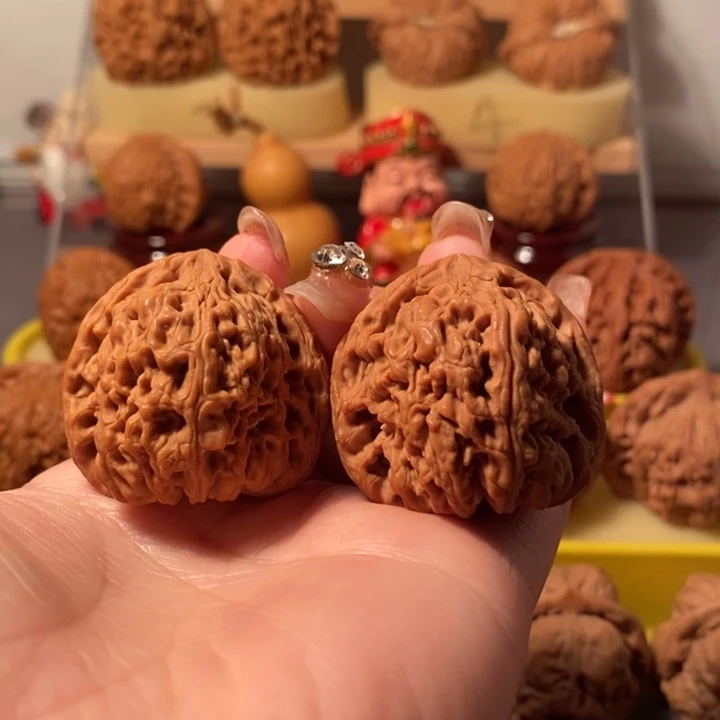 文玩核桃吊坠36➕三角疆