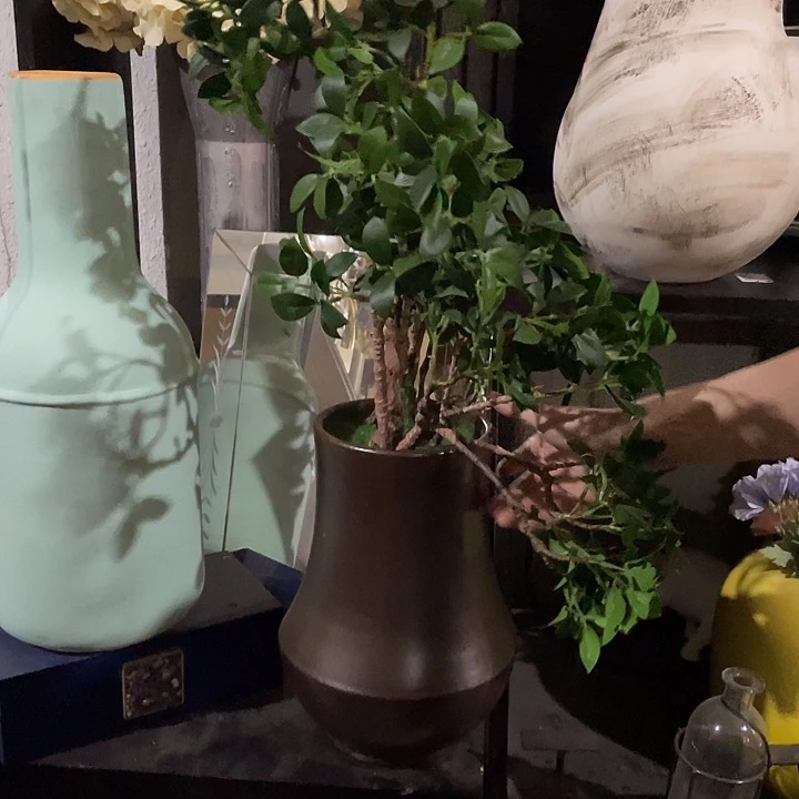 陶瓷花瓶，茶杯茶具。