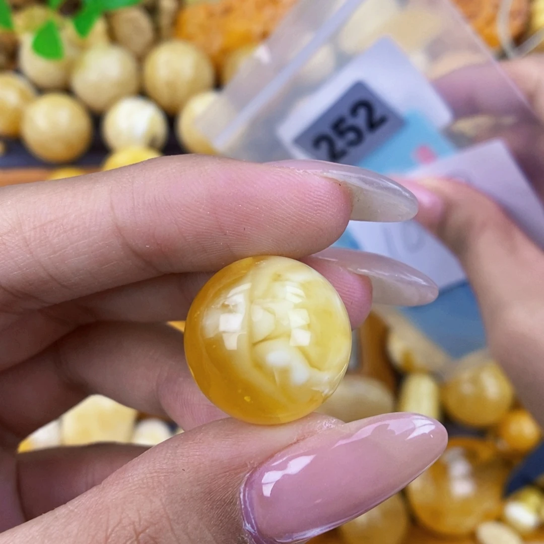 未镶嵌琥珀珠宝奇石18.4 粉
