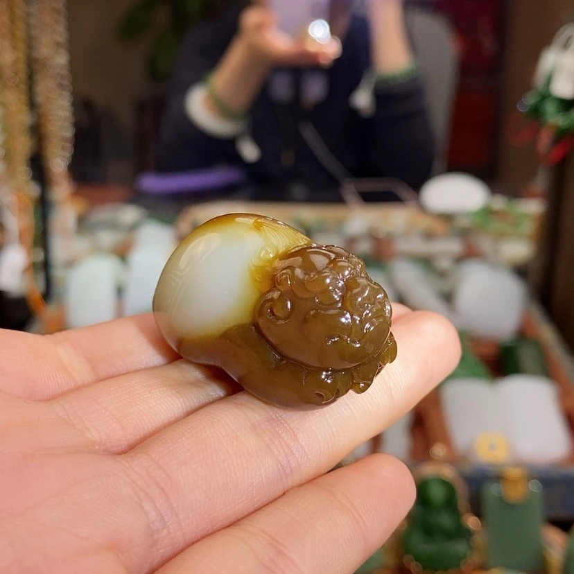 【闪购商品】吊坠(赠链)未镶嵌和田玉