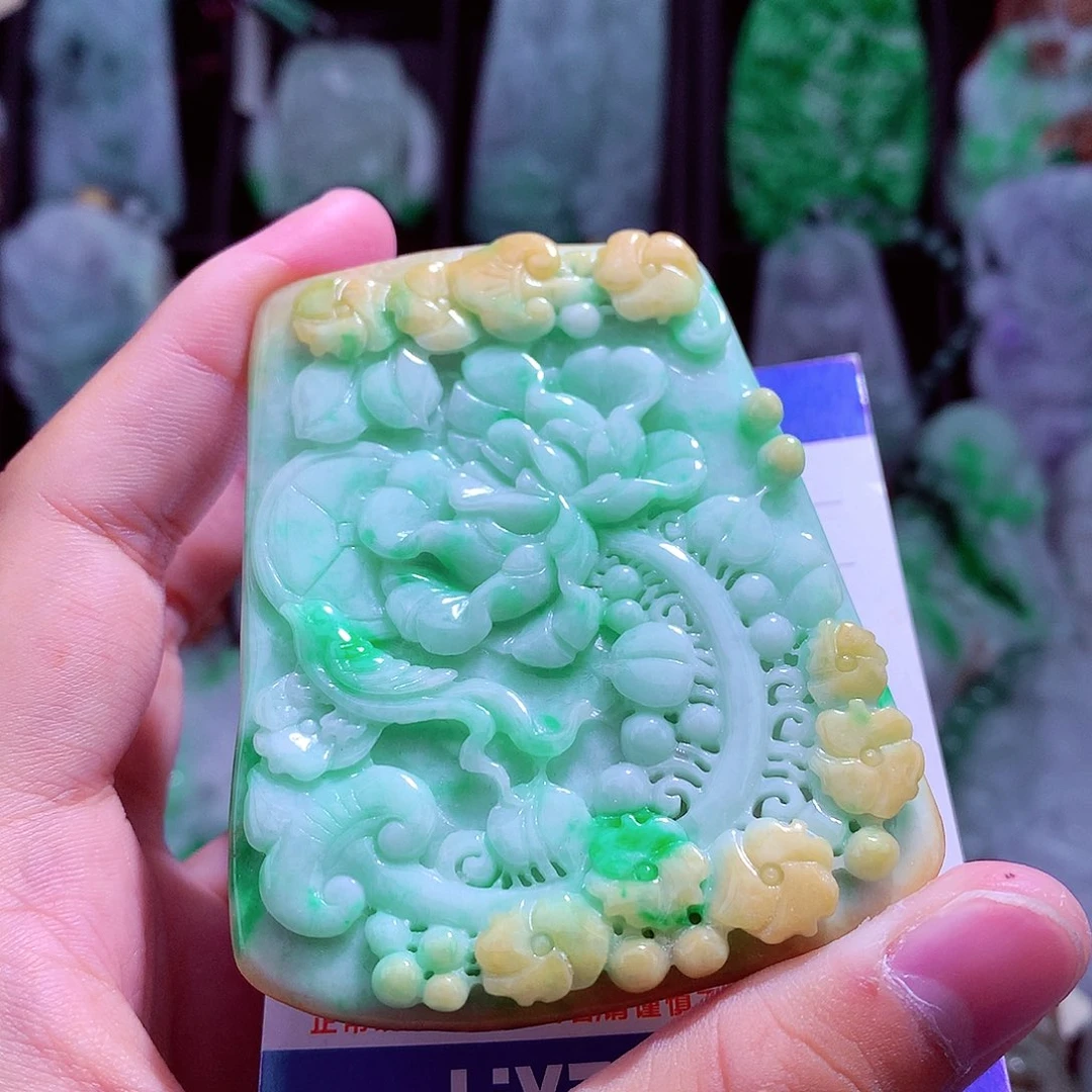 颈饰未镶嵌翡翠天然