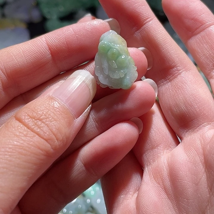 颈饰未镶嵌翡翠天