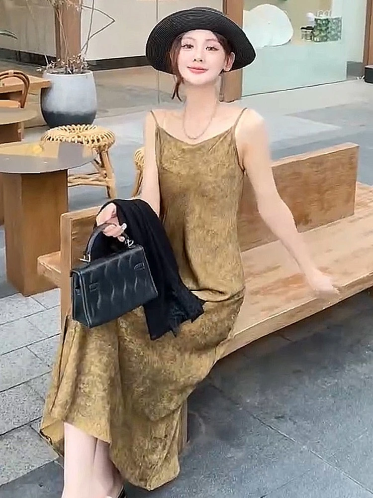 时尚气质百搭夏季吊带连衣裙收腰显瘦名媛度假风法式小众连衣裙女