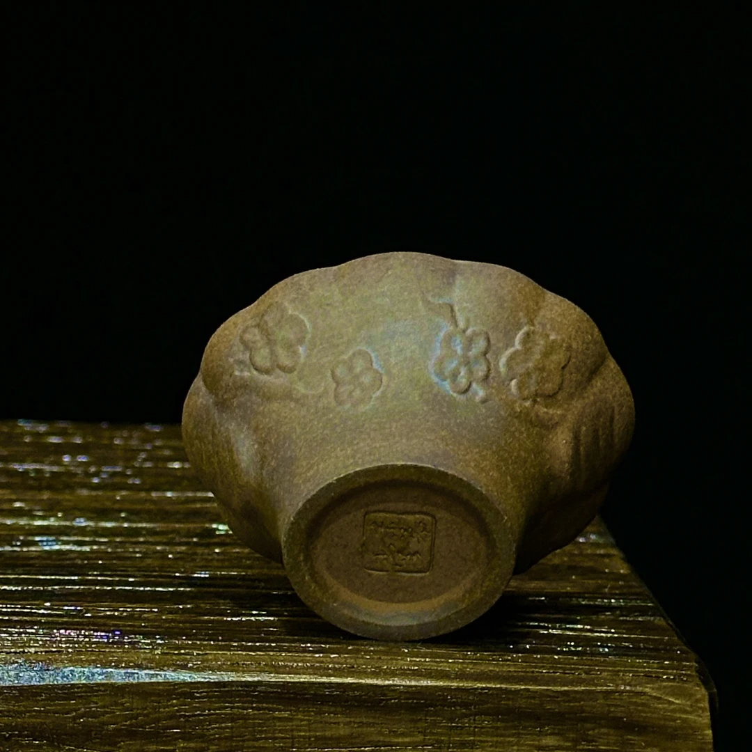 复古粗陶浮雕花瓣梅花杯